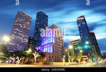 Houston - Skyline Panorama von Rathaus und Innenstadt, Texas bei Nacht, USA Stockfoto