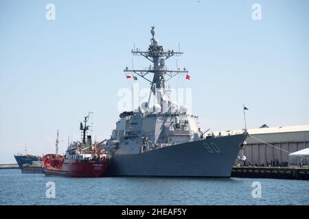 US Navy Arleigh Burke-Klasse Zerstörer USS Roosevelt DDG 80 im Hafen von Gdynia, Polen. Juni 5th 2021 © Wojciech Strozyk / Alamy Stockfoto Stockfoto