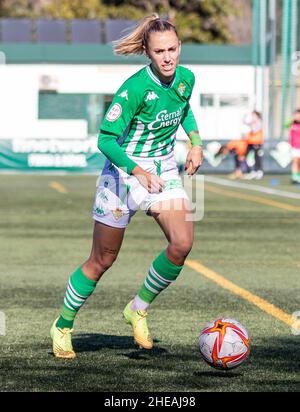 Sevilla, Spanien. 09th Januar 2022. Angela Sosa (7) von Real Betis Women beim Primera Division Femenina-Spiel zwischen Real Betis Women und Levante UD Women in der Sportstadt Luis del Sol in Sevilla. (Foto: Mario Diaz Rasero Kredit: Gonzales Foto/Alamy Live News Stockfoto