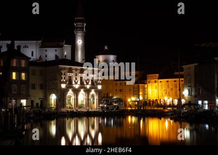 Piran (Pirano) ist eine Stadt im Südwesten Sloweniens am Golf von Piran an der Adria. Es ist eine der drei größten Städte des slowenischen Istriens. Th Stockfoto