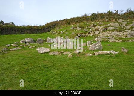 Antikes Hüttengelände am Steinkreis von Drombeg in der Nähe von Glandore Stockfoto