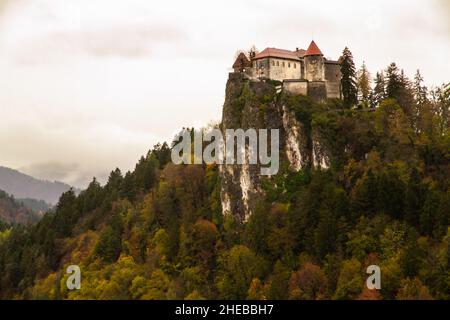 Bled (Veldes oder Feldes) ist eine Stadt am Bleder See in der Region Oberkrain im Nordwesten Sloweniens. Es ist der Verwaltungssitz der Municipali Stockfoto