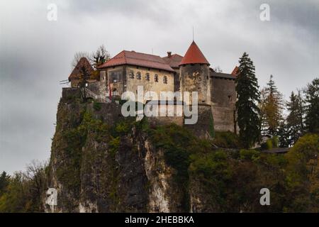 Bled (Veldes oder Feldes) ist eine Stadt am Bleder See in der Region Oberkrain im Nordwesten Sloweniens. Es ist der Verwaltungssitz der Municipali Stockfoto