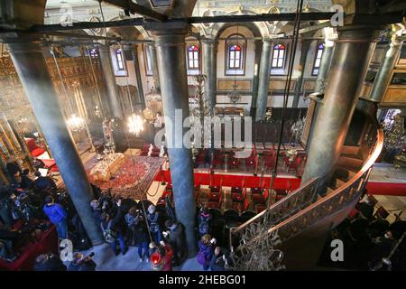 Ökumenisches Patriarchat von Konstantinopel, Istanbul, Türkei - 06. Januar 2022 : Innere Details der historischen Kirche. Stockfoto