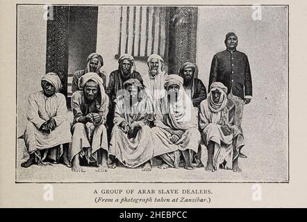 Eine Gruppe arabischer Sklavenhändler (von einem Foto aus Sansibar) ein Foto aus dem Buch "die Geschichte der Mission der Universitäten in Zentralafrika, 1859-1898" von Anne Elizabeth Mary Anderson Morshead, Mission der Universitäten in Zentralafrika 1899 Stockfoto