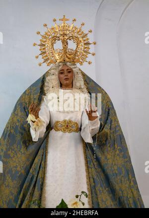 Statue unserer Lieben Frau von Aurora, Kirche des Heiligen Antonius von Padua, Frigiliana, Provinz Malaga, Spanien Stockfoto