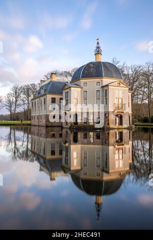 's Graveland, NIEDERLANDE - 09. Januar 2022: Das Haus oder die Burg von De Trompenburgh wurde im 16th. Jahrhundert für admiraal Cornelis Tromp (Gooi-Gebiet) gebaut Stockfoto