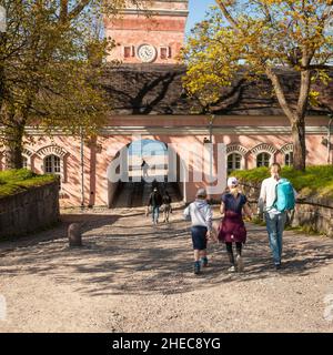 Frühling in der Seefestung Suomenlinna, Helsinki, Finnland Stockfoto