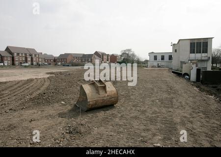 Ehemaliges GKN-Fabrikgelände in Wolverhampton, 2007 für eine Bellway Homes-Wohnsiedlung abgerissen Stockfoto