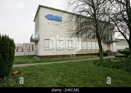 Ehemaliges GKN-Fabrikgelände in Wolverhampton, 2007 für eine Bellway Homes-Wohnsiedlung abgerissen Stockfoto