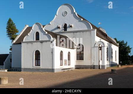 Reetgedeckte Kirche im Dorf Elim im im westlichen Kap von Südafrika, gegründet von deutschen Missionaren als mährische Mission, Foto 30. Dezember 2021. Stockfoto