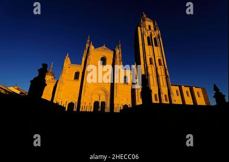 Die Kirche der Heiligen Kathedrale unserer Lieben Frau von der Himmelfahrt und von San Frutos in Segovia. Stockfoto