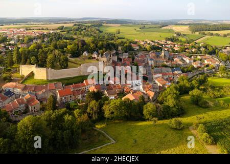 Frankreich, Moselle, Rodemack, beschriftet Les Plus Beaux Villages de France (die schönsten Dörfer Frankreichs), das Dorf und die Burg (Luftaufnahme) Stockfoto