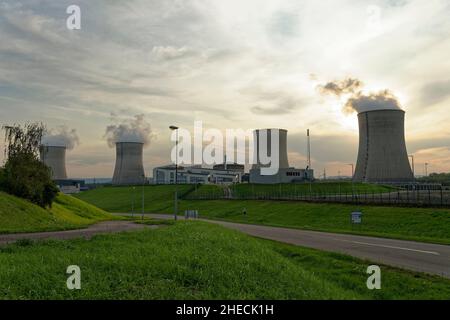 Frankreich, Mosel, Kernkraftwerk in der Nähe der Mosel Stockfoto