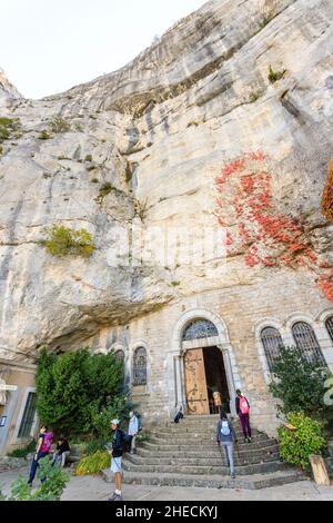 Frankreich, Var, regionaler Naturpark Sainte Baume, Massif de la Sainte Baume, Plan d'Aups Sainte Baume, Höhle Sainte Baume, auch bekannt als Sainte Marie Stockfoto