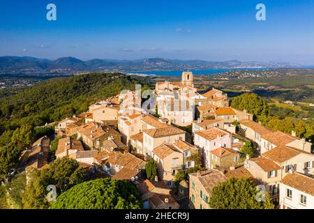 Frankreich, Var, Golf von Saint Tropez, Gassin, beschriftet Les Plus Beaux Villages de France (die schönsten Dörfer Frankreichs), allgemeine Ansicht des Vil Stockfoto