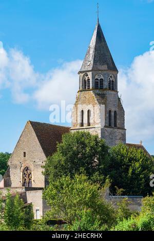 Frankreich, Nievre, Livry, Dorf an der Via Lemovicensis oder Vezelay, einer der Hauptwege nach Santiago de Compostela, Notre-Dame-de-la-Nativit? kirche Stockfoto