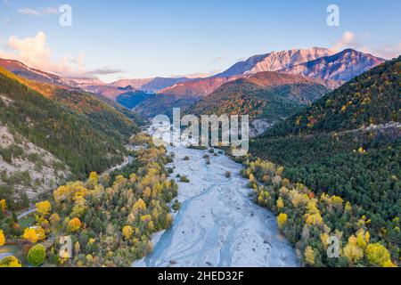 Frankreich, Alpes de Haute Provence, Reserve naturelle geologique de Haute Provence (geologisches Naturschutzgebiet Haute Provence), La Javie, Hochtal von Stockfoto