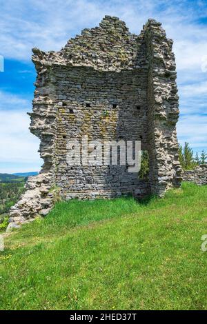 Frankreich, Lozere, Luc, Ruinen der Burg Luc auf dem Stevenson Trail oder GR 70 Stockfoto
