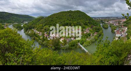 France, Doubs, Besancon, panoramic view of the Doubs river and the Chaudanne hill from a belvedere at the foot of the citadel Stockfoto