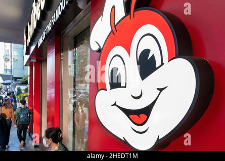 Hongkong, China. 10th Januar 2022. Philippinische multinationale Kette von Fast Food Jollibee Restaurant in Hongkong gesehen. (Foto von Budrul Chukrut/SOPA Images/Sipa USA) Quelle: SIPA USA/Alamy Live News Stockfoto