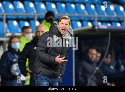 Trainer Florian KOHFELDT (WOB) jubelt über seine Mannschaft, Geste, Geste, Fußball 1st Bundesliga, 18th Spieltag, VfL Bochum (BO) - VfL Wolfsburg (WOB) 1: 0, am 9th. Januar 2022 in Bochum/Deutschland. #die DFL-Vorschriften verbieten die Verwendung von Fotos als Bildsequenzen und/oder quasi-Video # Â Stockfoto