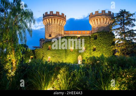 Das Schloss Peralada befindet sich in Peralada Katalonien Spanien. Es wurde ursprünglich in IX gebaut. Schloss Castell de Peralada. Sitz der mittelalterlichen Dynastie von Stockfoto