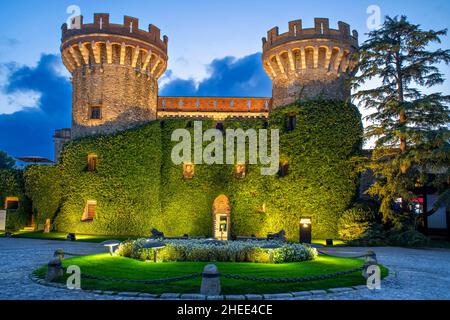 Das Schloss Peralada befindet sich in Peralada Katalonien Spanien. Es wurde ursprünglich in IX gebaut. Schloss Castell de Peralada. Sitz der mittelalterlichen Dynastie von Stockfoto