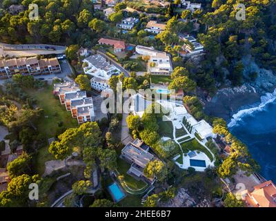 Natürliches Salzwasser-Schwimmbad Es CAU südlich des Dorfes Begur an der Costa Brava Girona Spanien Stockfoto