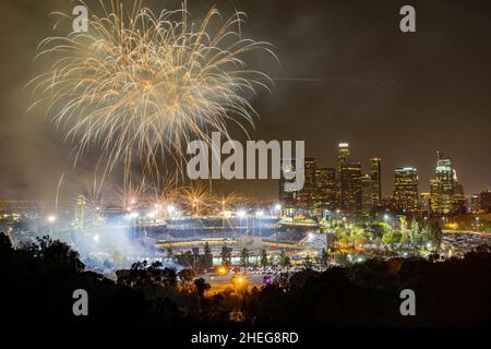 Los Angeles, 29. JUL 2016 - wunderschönes Feuerwerk über dem berühmten Dodger Stadium Stockfoto
