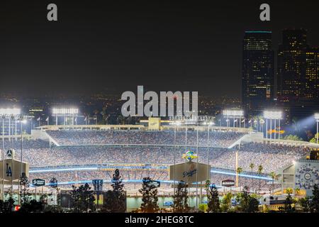 Los Angeles, 29. JUL 2016 - Nachtansicht des berühmten Dodger Stadions Stockfoto