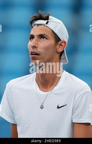 Sydney, Australien. 11th Januar 2022. Alexei Popyrin aus Australien schaut am 11. Januar 2022 beim Sydney Tennis Classic 2022 im Sydney Olympic Park Tennis Center, Sydney, Australien, gegen den Spanier Pedro Martinez. Foto von Peter Dovgan. Nur zur redaktionellen Verwendung, Lizenz für kommerzielle Nutzung erforderlich. Keine Verwendung bei Wetten, Spielen oder Veröffentlichungen einzelner Clubs/Vereine/Spieler. Kredit: UK Sports Pics Ltd/Alamy Live Nachrichten Stockfoto