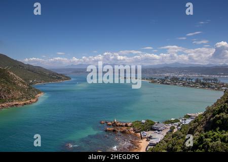 Knysna, Südafrika - Blick auf die Knysna Lagune vom Aussichtspunkt Heads Stockfoto