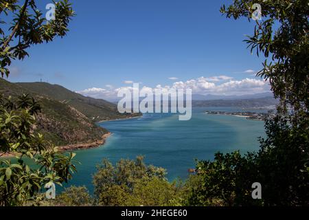 Knysna, Südafrika - Blick auf die Knysna Lagune vom Aussichtspunkt Heads Stockfoto