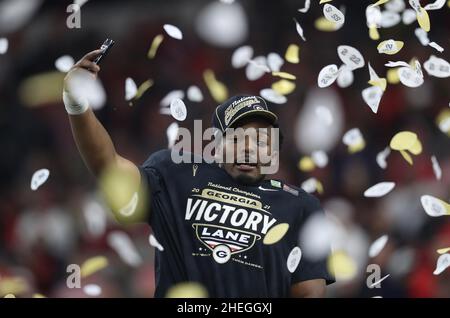 Nakobe Dean, der Linienrichter von Georgia Bulldogs, feiert den Sieg über Alabama, USA. , . NCAA National Championship Fußballspiel im Lucas Oil Stadium in Indianapolis, Indiana, am Montag, 10. Januar 2022. Foto von Aaron Josefczyk/UPI Credit: UPI/Alamy Live News Stockfoto