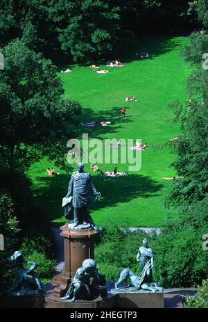 DEUTSCHLAND. BERLIN. BLICK AUF DEN TIERGARTEN VON DER SPITZE DER SIEGESSAULE. Stockfoto