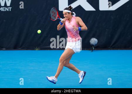 Sydney, Australien. 11th Januar 2022. Caroline Garcia aus Frankreich trifft Jessica Pegula aus den USA am 11. Januar 2022 im Sydney Olympic Park Tennis Center, Sydney, Australien, beim ersten Spiel der Sydney Tennis Classic 2022. Foto von Peter Dovgan. Nur zur redaktionellen Verwendung, Lizenz für kommerzielle Nutzung erforderlich. Keine Verwendung bei Wetten, Spielen oder Veröffentlichungen einzelner Clubs/Vereine/Spieler. Kredit: UK Sports Pics Ltd/Alamy Live Nachrichten Stockfoto