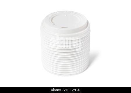 Deckel für Einweg-Kaffeekappe aus Kunststoff, isoliert auf Weiß. Blank weißer Einweg-Kaffeebecher Deckel Nachbau liegend Draufsicht, 3D Rendering. Leeres Trinken Stockfoto