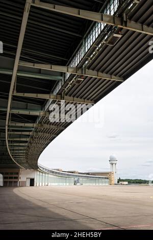 Ansicht des alten Terminals am Flughafen Tempelhof in Berlin Deutschland Stockfoto