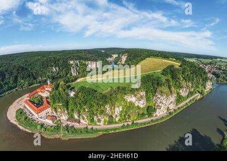 Beeindruckende Luftaufnahmen zum Donautal und zur Schlucht in der Nähe des Klosters Weltenburg Stockfoto