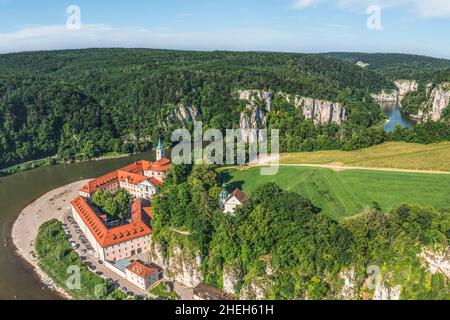Beeindruckende Luftaufnahmen zum Donautal und zur Schlucht in der Nähe des Klosters Weltenburg Stockfoto