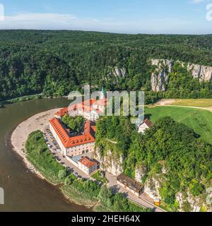 Beeindruckende Luftaufnahmen zum Donautal und zur Schlucht in der Nähe des Klosters Weltenburg Stockfoto