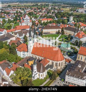 Altötting ist ein landesweit bekannter Wallfahrtsort in der Tourismusregion Inn-Salzach. Stockfoto