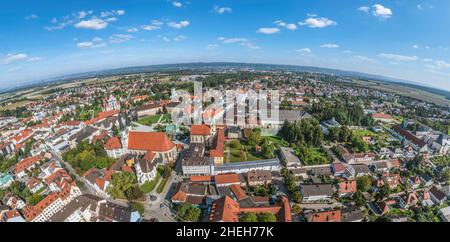 Altötting ist ein landesweit bekannter Wallfahrtsort in der Tourismusregion Inn-Salzach. Stockfoto