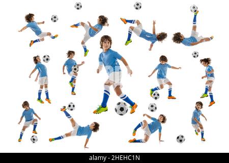 Collage aus Aufnahmen eines kleinen Jungen, Fußballspieler mit Ball in Bewegung, Action isoliert auf weißem Studiohintergrund. Stockfoto