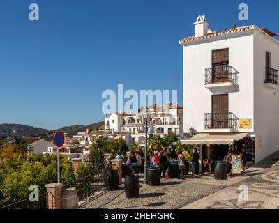 Vinos el Lagar, kleines Weinlokal, Frigiliana, Axarquía, Andalusien, Spanien Stockfoto
