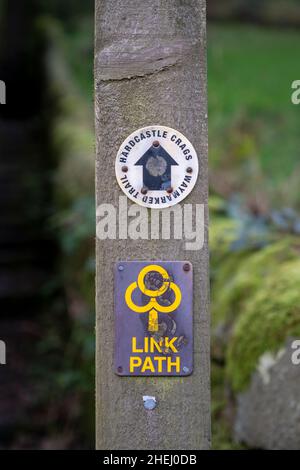 Calderdale Way Link Wegschild in der Nähe von Hardcastle Crags, in der Nähe, Hebden Bridge Calderdale, West Yorkshire, Großbritannien. Stockfoto