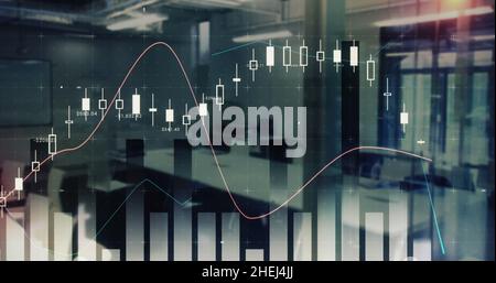 Bild der Verarbeitung von Finanzdaten im Büro Stockfoto