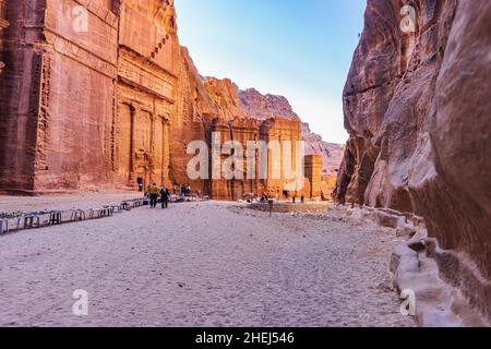 Händler und Souvenirstände in der antiken Stadt Petra, Jordanien Stockfoto