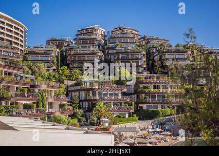 Budva, Montenegro - 25. September 2021. Dukley Gardens Apartment-Komplex in Budva, Montenegro Stockfoto